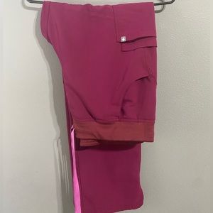 Figs magenta Kade scrub pants